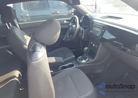 2014 Volkswagen Beetle 2.5L Entry z USA, uszkodzony, nr VIN 3VWFP7AT6EM601289